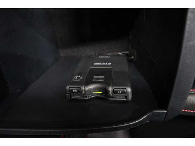 トヨタ ハイラックス ２．４ Ｚ ＧＲスポーツ ディーゼルターボ ４ＷＤ R4年 (東海) 99