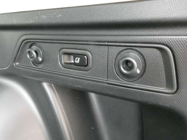 スバル フォレスター　ハイブリッド ２．０ アドバンス ４ＷＤ H30年 (関東) 99