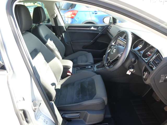 フォルクスワーゲン ゴルフヴァリアント ＴＳＩ　ハイライン H26年 (関東) 99