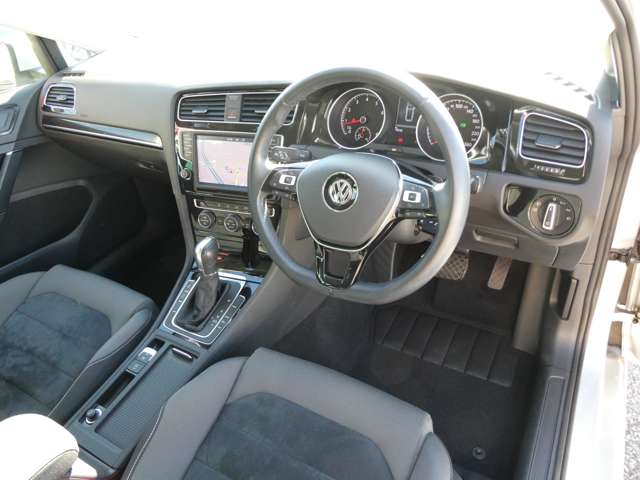 フォルクスワーゲン ゴルフヴァリアント ＴＳＩ　ハイライン H26年 (関東) 99