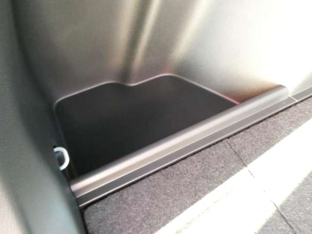 ホンダ ヴェゼル １．５ Ｅ：ＨＥＶ Ｚ R5年 (関東) 99