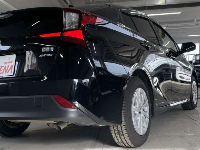 トヨタ プリウス １．８ Ｓ Ｅ－ＦＯＵＲ ４ＷＤ R2年 (北海道) 99