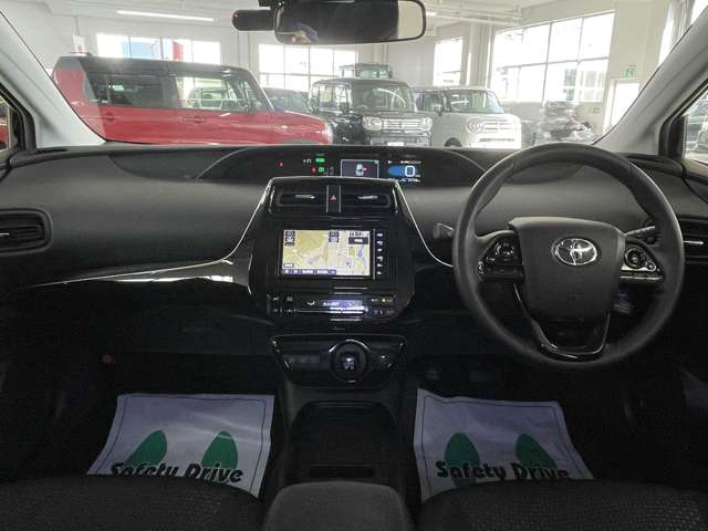 トヨタ プリウス １．８ Ｓ Ｅ－ＦＯＵＲ ４ＷＤ R2年 (北海道) 99