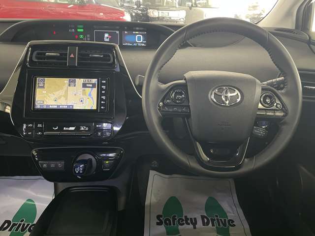 トヨタ プリウス １．８ Ｓ Ｅ－ＦＯＵＲ ４ＷＤ R2年 (北海道) 99