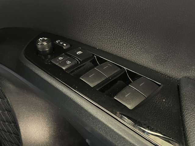 トヨタ プリウス １．８ Ｓ Ｅ－ＦＯＵＲ ４ＷＤ R2年 (北海道) 99