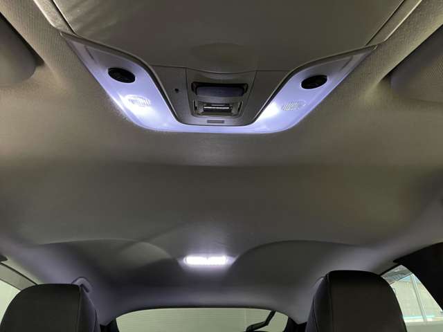 トヨタ プリウス １．８ Ｓ Ｅ－ＦＯＵＲ ４ＷＤ R2年 (北海道) 99