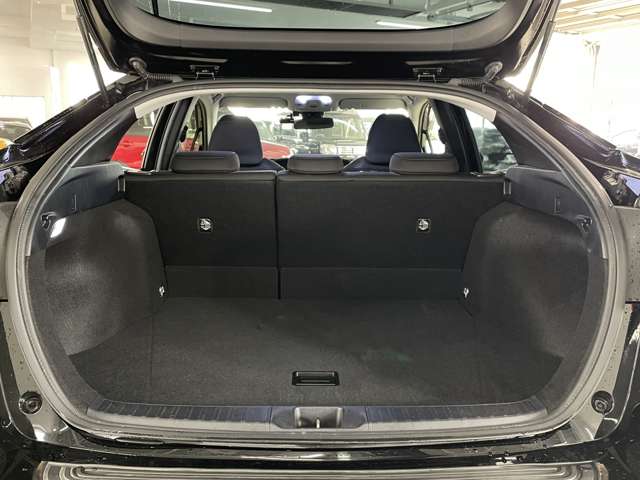 トヨタ プリウス １．８ Ｓ Ｅ－ＦＯＵＲ ４ＷＤ R2年 (北海道) 99