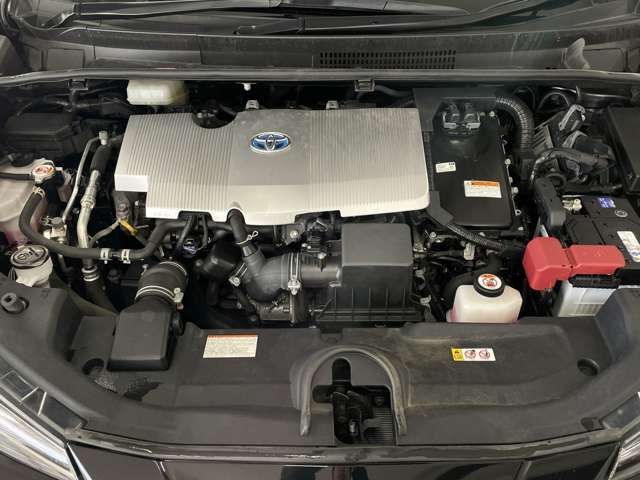 トヨタ プリウス １．８ Ｓ Ｅ－ＦＯＵＲ ４ＷＤ R2年 (北海道) 99