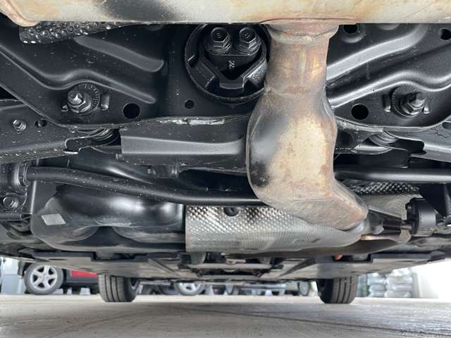 トヨタ プリウス １．８ Ｓ Ｅ－ＦＯＵＲ ４ＷＤ R2年 (北海道) 99