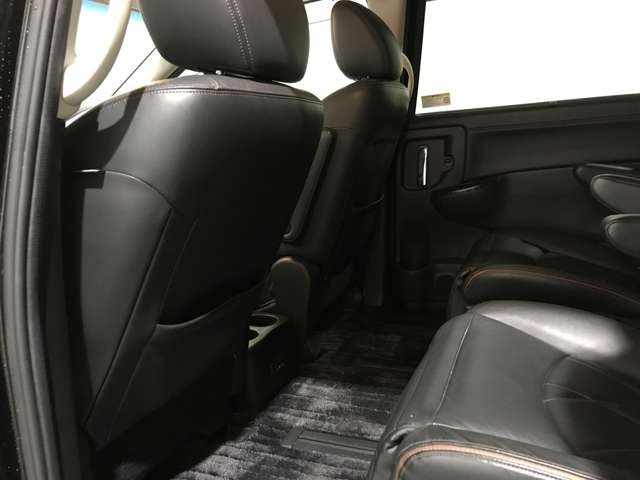 日産 エルグランド ３．５ ３５０ハイウェイスター アーバンクロム ４ＷＤ R1年 (北海道) 99