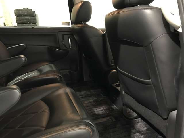 日産 エルグランド ３．５ ３５０ハイウェイスター アーバンクロム ４ＷＤ R1年 (北海道) 99