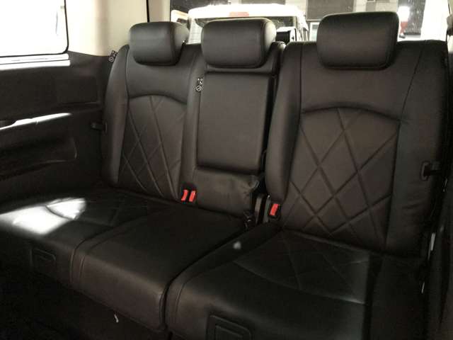 日産 エルグランド ３．５ ３５０ハイウェイスター アーバンクロム ４ＷＤ R1年 (北海道) 99