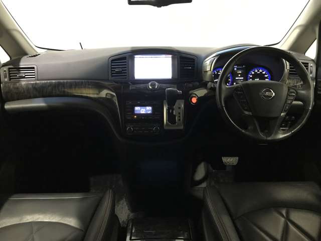 日産 エルグランド ３．５ ３５０ハイウェイスター アーバンクロム ４ＷＤ R1年 (北海道) 99