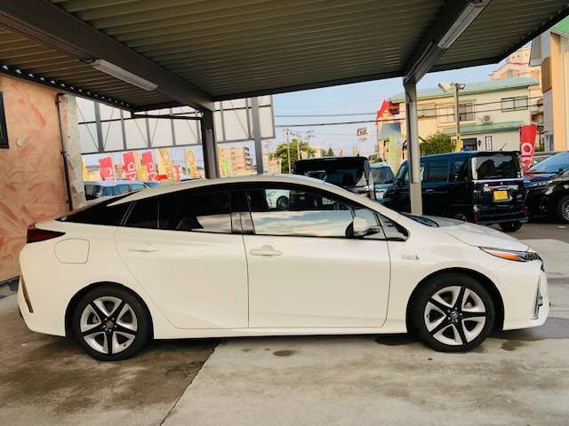 トヨタ プリウスＰＨＶ １．８ Ａ レザーパッケージ H29年 (東北) 99