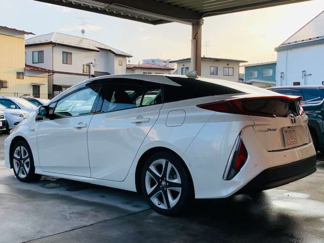 トヨタ プリウスＰＨＶ １．８ Ａ レザーパッケージ H29年 (東北) 99
