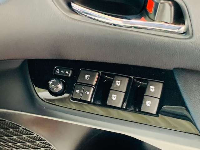 トヨタ プリウスＰＨＶ １．８ Ａ レザーパッケージ H29年 (東北) 99