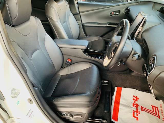 トヨタ プリウスＰＨＶ １．８ Ａ レザーパッケージ H29年 (東北) 99