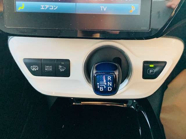 トヨタ プリウスＰＨＶ １．８ Ａ レザーパッケージ H29年 (東北) 99