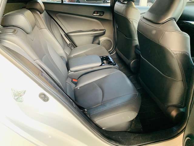 トヨタ プリウスＰＨＶ １．８ Ａ レザーパッケージ H29年 (東北) 99