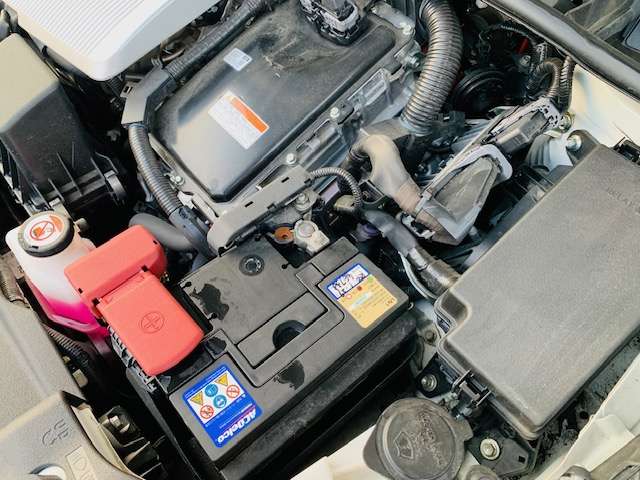 トヨタ プリウスＰＨＶ １．８ Ａ レザーパッケージ H29年 (東北) 99