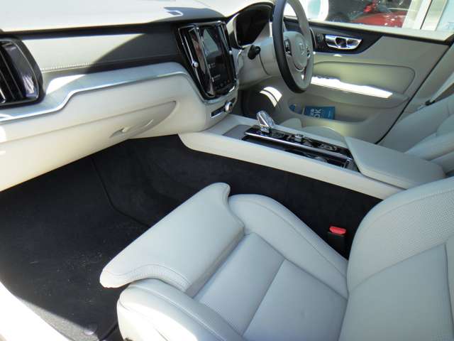 ボルボ Ｖ６０ アルティメット　Ｂ４ R5年 (東北) 99