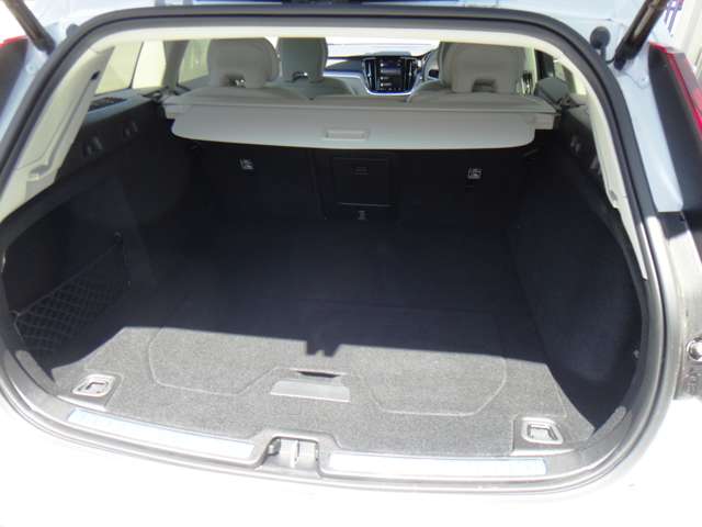 ボルボ Ｖ６０ アルティメット　Ｂ４ R5年 (東北) 99