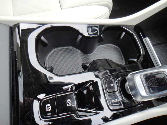 ボルボ ＸＣ４０ アルティメット Ｂ４ ＡＷＤ ４ＷＤ R5年 (東北) 99