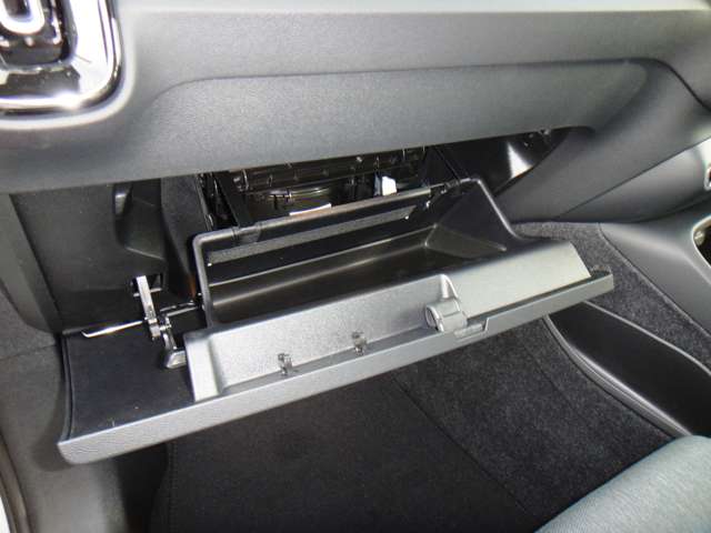 ボルボ ＸＣ４０ プラス Ｂ４ ＡＷＤ ４ＷＤ R5年 (東北) 99