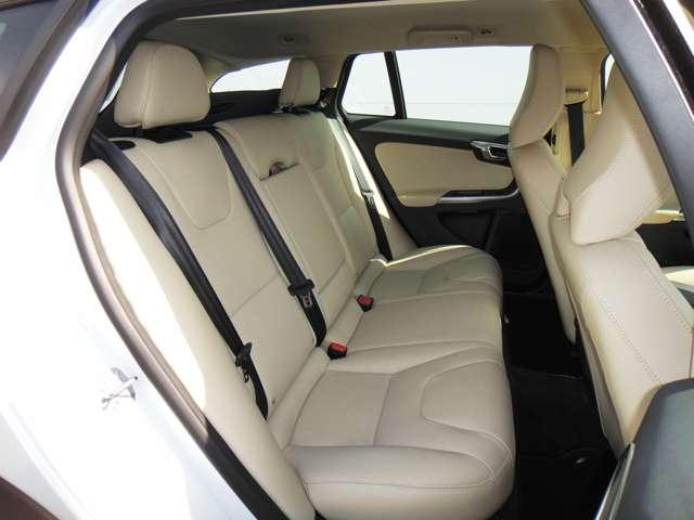 ボルボ クロスカントリー Ｔ５ ＡＷＤ ＳＥ ４ＷＤ H28年 (東北) 99