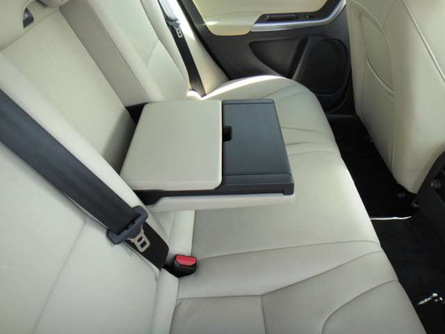 ボルボ クロスカントリー Ｔ５ ＡＷＤ ＳＥ ４ＷＤ H28年 (東北) 99