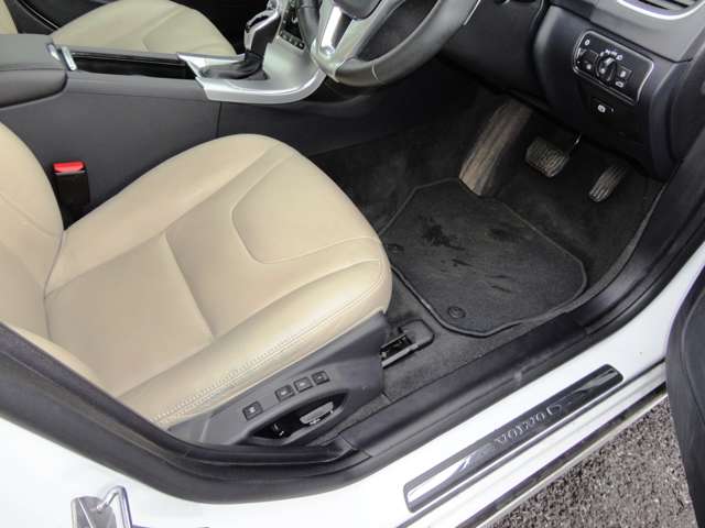 ボルボ クロスカントリー Ｔ５ ＡＷＤ ＳＥ ４ＷＤ H28年 (東北) 99