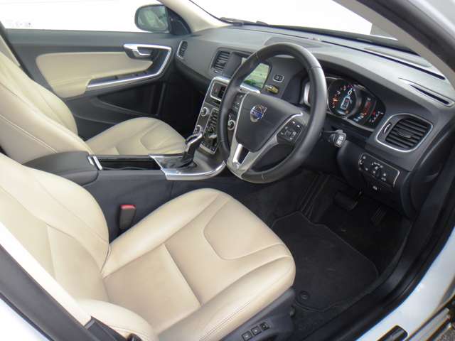 ボルボ クロスカントリー Ｔ５ ＡＷＤ ＳＥ ４ＷＤ H28年 (東北) 99