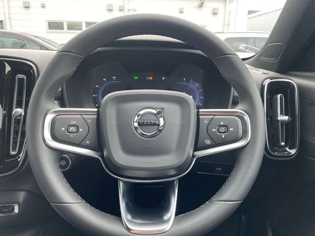 ボルボ ＸＣ４０ プラス Ｂ４ ＡＷＤ ４ＷＤ R5年 (東北) 99