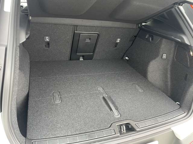 ボルボ ＸＣ４０ プラス Ｂ４ ＡＷＤ ４ＷＤ R5年 (東北) 99