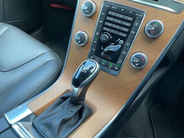 ボルボ ＸＣ６０ Ｔ５ ＡＷＤ クラシック ４ＷＤ H28年 (東北) 99