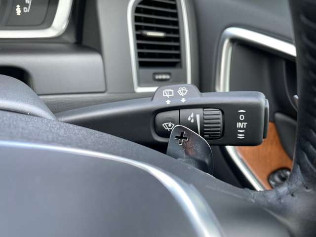 ボルボ ＸＣ６０ Ｔ５ ＡＷＤ クラシック ４ＷＤ H28年 (東北) 99