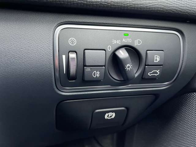 ボルボ ＸＣ６０ Ｔ５ ＡＷＤ クラシック ４ＷＤ H28年 (東北) 99