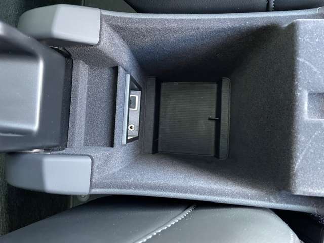 ボルボ ＸＣ６０ Ｔ５ ＡＷＤ クラシック ４ＷＤ H28年 (東北) 99