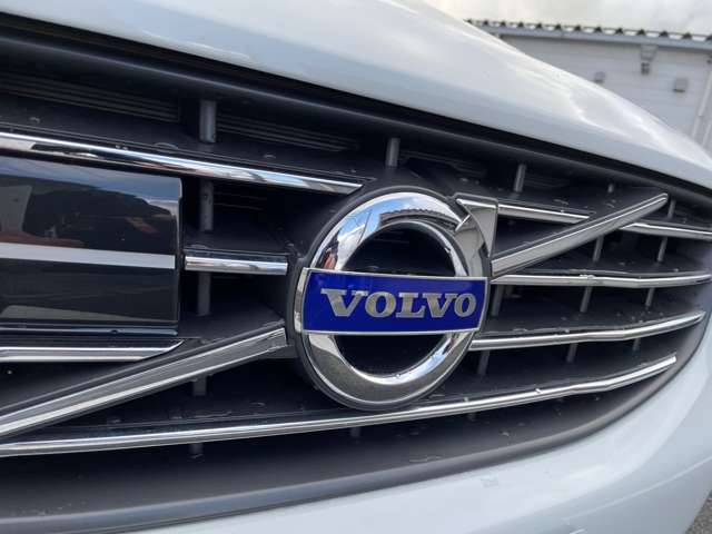 ボルボ ＸＣ６０ Ｔ５ ＡＷＤ クラシック ４ＷＤ H28年 (東北) 99