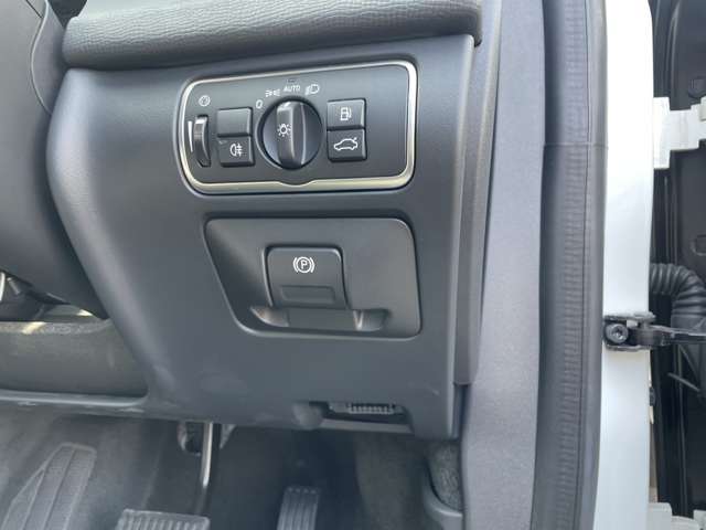 ボルボ ＸＣ６０ Ｔ５ ＡＷＤ クラシック ４ＷＤ H28年 (東北) 99