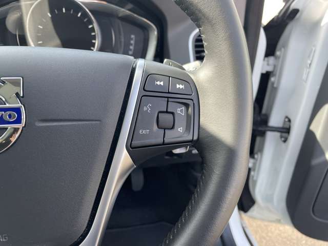 ボルボ ＸＣ６０ Ｔ５ ＡＷＤ クラシック ４ＷＤ H28年 (東北) 99