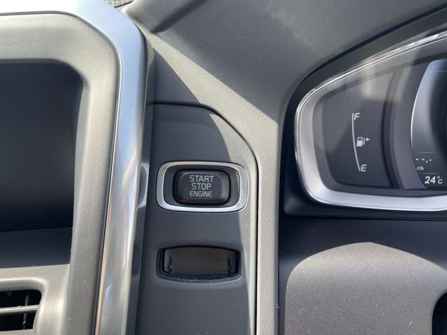 ボルボ ＸＣ６０ Ｔ５ ＡＷＤ クラシック ４ＷＤ H28年 (東北) 99