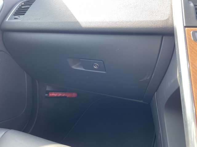 ボルボ ＸＣ６０ Ｔ５ ＡＷＤ クラシック ４ＷＤ H28年 (東北) 99