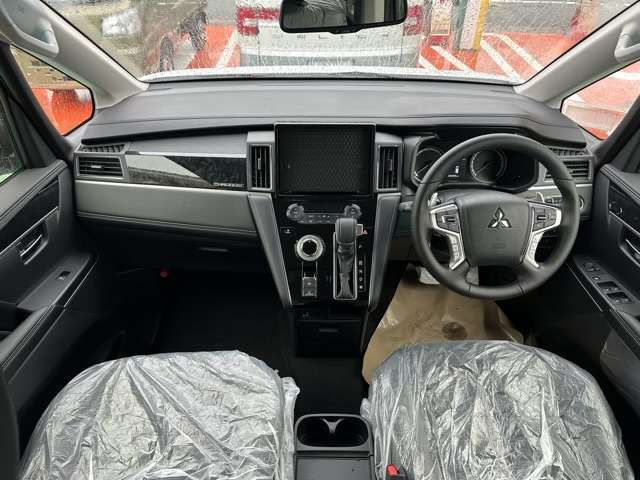 三菱 デリカ　Ｄ：５ ２．２ シャモニー 電動サイドステップ装着車 ディーゼルターボ ４ＷＤ R5年 (東海) 99