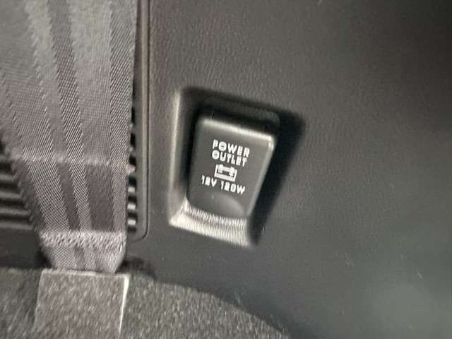 三菱 デリカ　Ｄ：５ ２．２ シャモニー 電動サイドステップ装着車 ディーゼルターボ ４ＷＤ R5年 (東海) 99