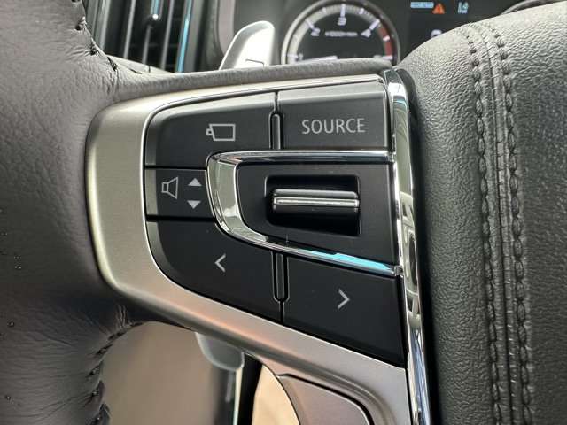 三菱 デリカ　Ｄ：５ ２．２ シャモニー 電動サイドステップ装着車 ディーゼルターボ ４ＷＤ R5年 (東海) 99