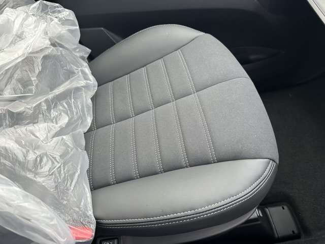 三菱 デリカ　Ｄ：５ ２．２ シャモニー 電動サイドステップ装着車 ディーゼルターボ ４ＷＤ R5年 (東海) 99