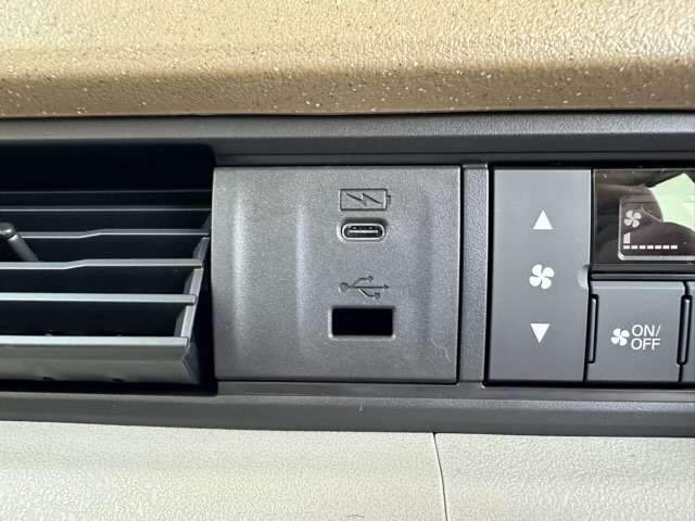 ホンダ Ｎ　ＢＯＸ ６６０ R5年 (東海) 99