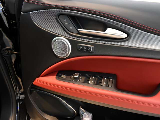 アルファロメオ ステルヴィオ ２．０ ターボ Ｑ４ ヴェローチェ ４ＷＤ R4年 (関東) 99