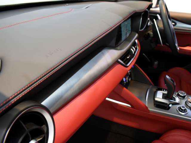 アルファロメオ ステルヴィオ ２．０ ターボ Ｑ４ ヴェローチェ ４ＷＤ R4年 (関東) 99